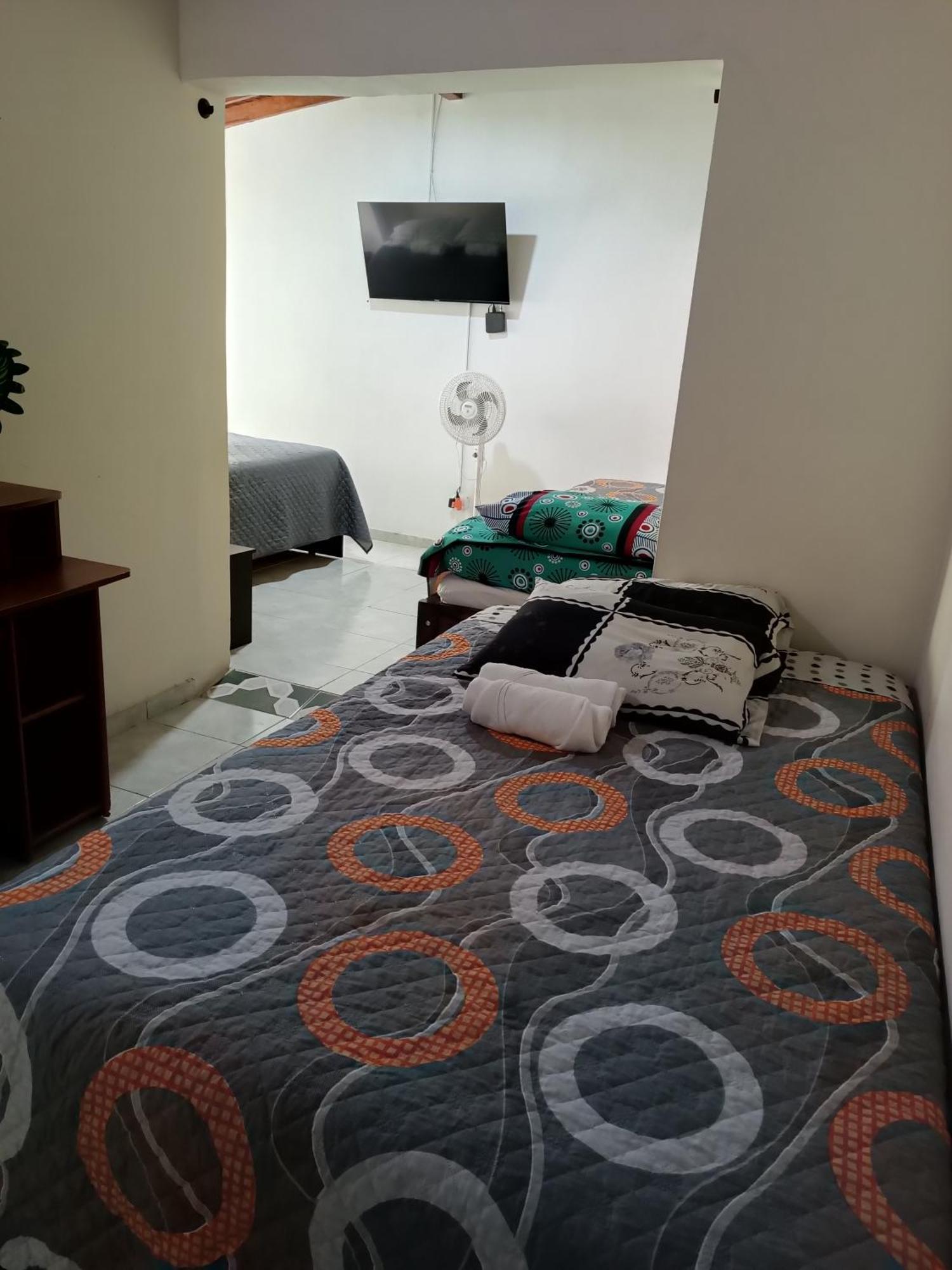 Pa Pasiar Hostal Медельин Номер фото