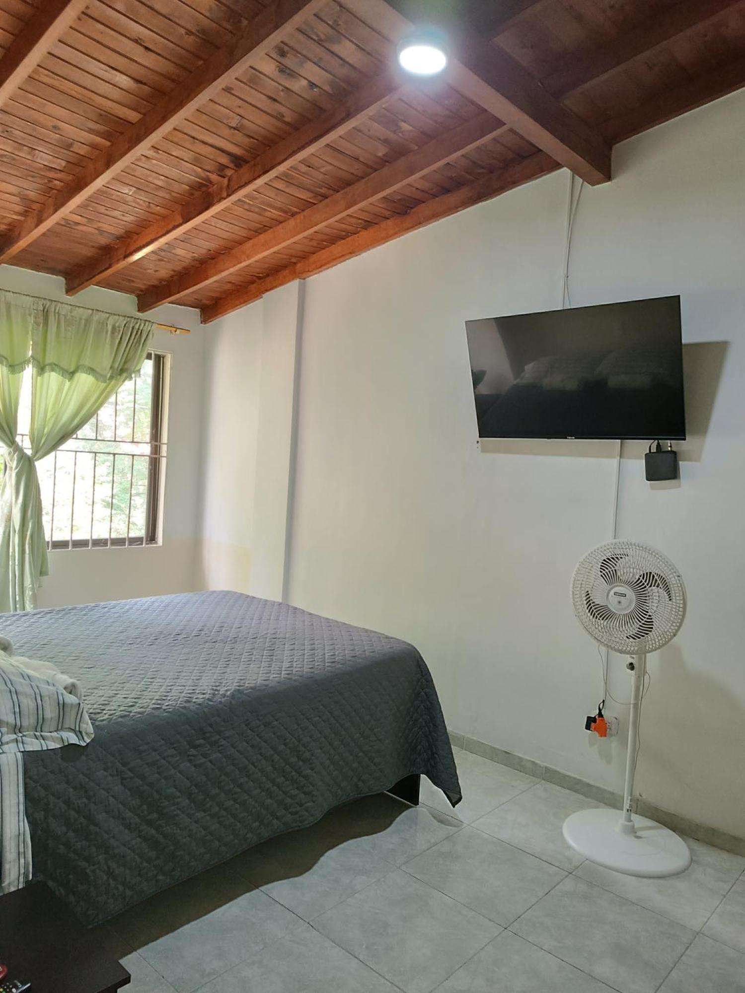 Pa Pasiar Hostal Медельин Номер фото